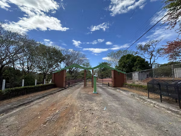 Lote de 2210m2 en San Mateo de Alajuela