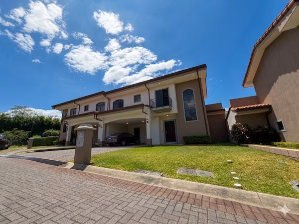 HOUSE FOR RENT IN HACIENDA LOS REYES, GUÁCIMA