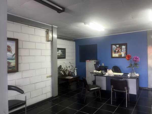 Local ALQUILA for Trade, Office and / or Bodega in Betania Montes de Oca