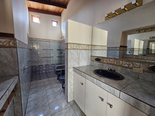 VENDO CASA DE DOS PLANTAS EN RESIDENCIAL ALTAMONTE GRANADILLA