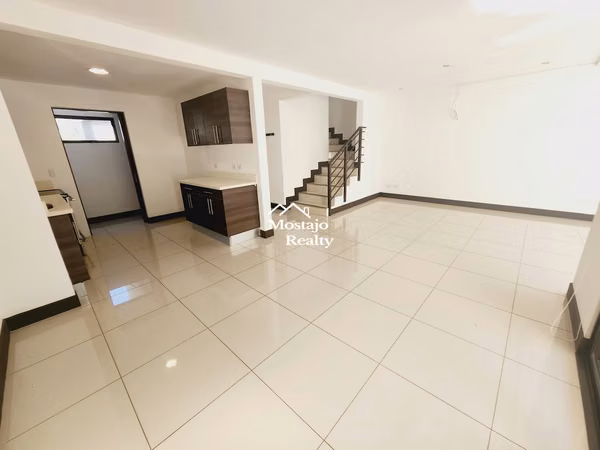Venta de Casa, Condominio Parques del Sol, Santa Ana