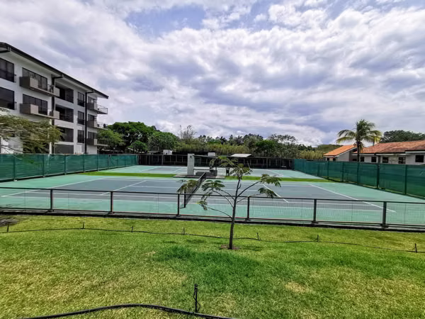 Venta de Casa, Condominio Parques del Sol, Santa Ana