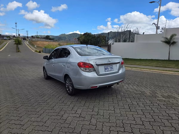 MITSUBISHI MIRAGE 2017 AUTOMÁTICO MOTOR 1.200 CC PAQUETE ELÉCTRICO