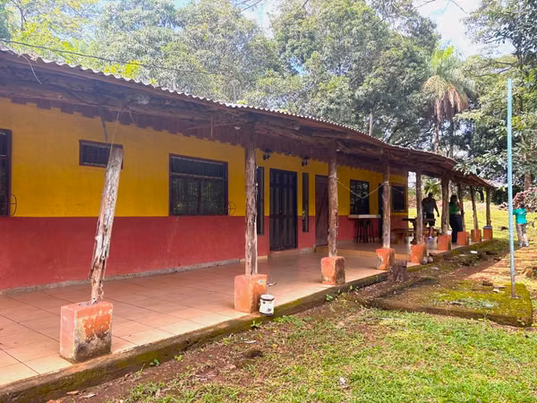 Casa con Amplio Terreno en San Juan de Mata | Ideal para Remodelar ( MO 1373)
