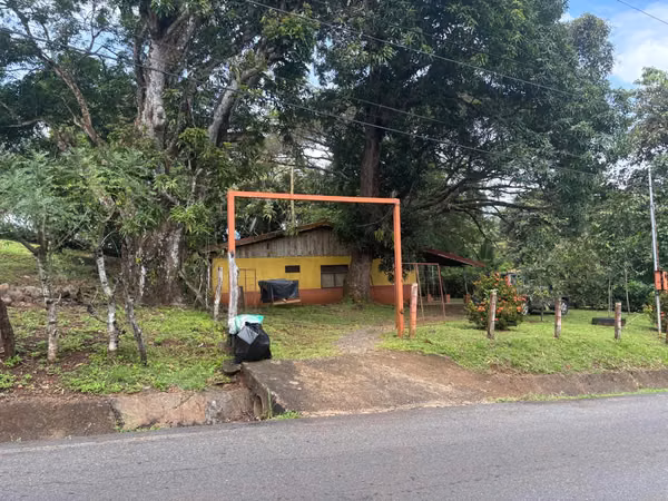 Casa con Amplio Terreno en San Juan de Mata | Ideal para Remodelar ( MO 1373)