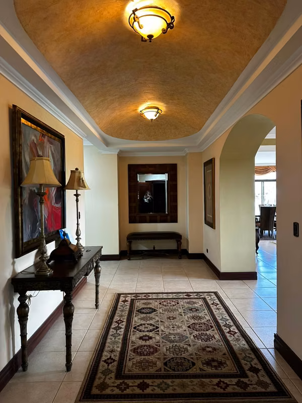 EXCLUSIVO APARTAMENTO EN VENTA – CONDOMINIO EN JABONCILLOS DE ESCAZÚ