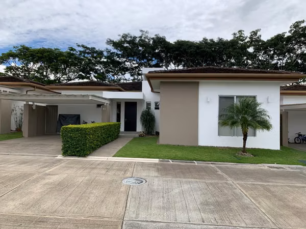Venta de Casa en Santa Ana, Lindora