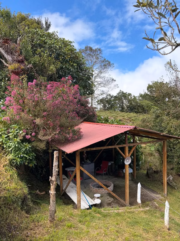 Venta de Cabaña en el Cerro de la Muerte por la Zona de los Santos