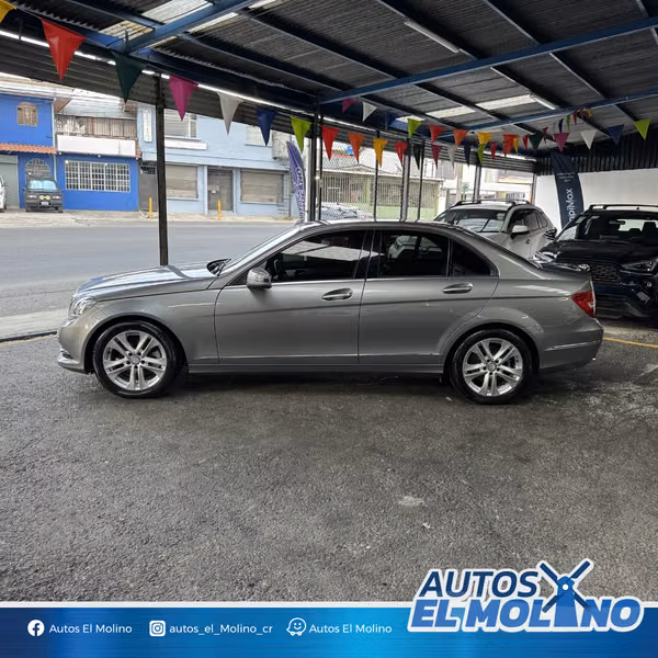 MERCEDES BENZ C200 2014