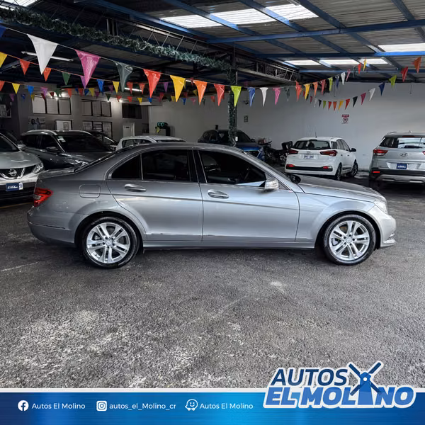 MERCEDES BENZ C200 2014