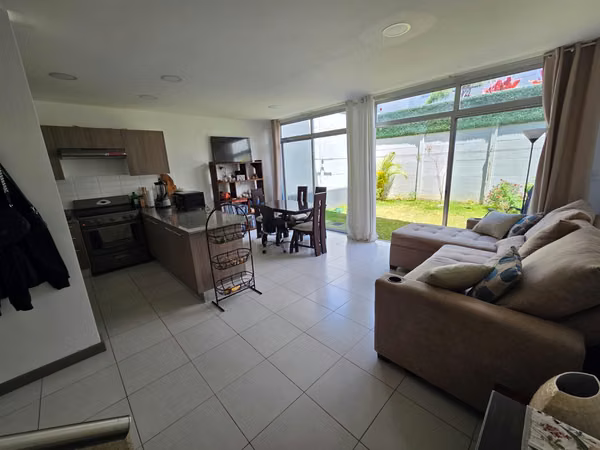 Casa en exclusivo Condominio en Santo Domingo Heredia