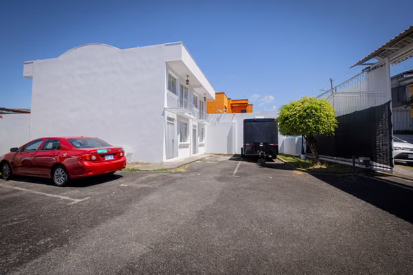 OPORTUNIDAD PARA INVERSIONISTAS: Venta de Complejo de 7 Apartamentos en Ayarco Sur SP