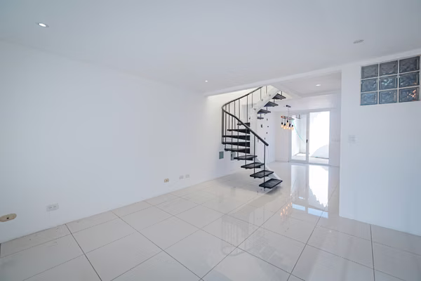 OPORTUNIDAD PARA INVERSIONISTAS: Venta de Complejo de 7 Apartamentos en Ayarco Sur SP