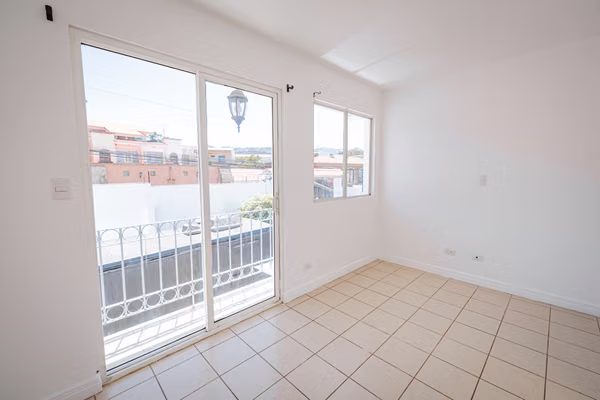 OPORTUNIDAD PARA INVERSIONISTAS: Venta de Complejo de 7 Apartamentos en Ayarco Sur SP
