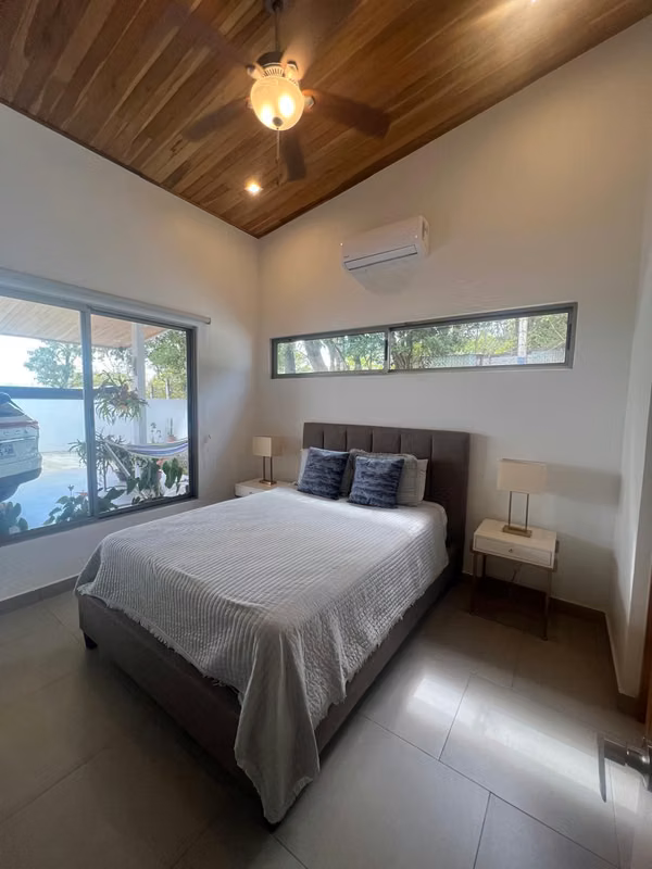 Elegante casa con piscina en Atenas en exclusiva comunidad cerrada