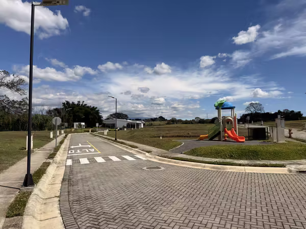 Venta de lotes en Grecia, Condominio Dulúa.