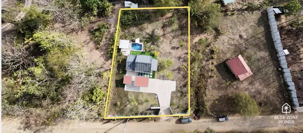 San Juanillo | Casa Ideal para Inversión | Piscina, 2Beds / 1Bath  | Cerca al Mar  | Terreno Plano