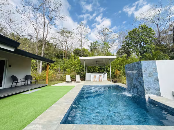 San Juanillo | Casa Ideal para Inversión | Piscina, 2Beds / 1Bath  | Cerca al Mar  | Terreno Plano