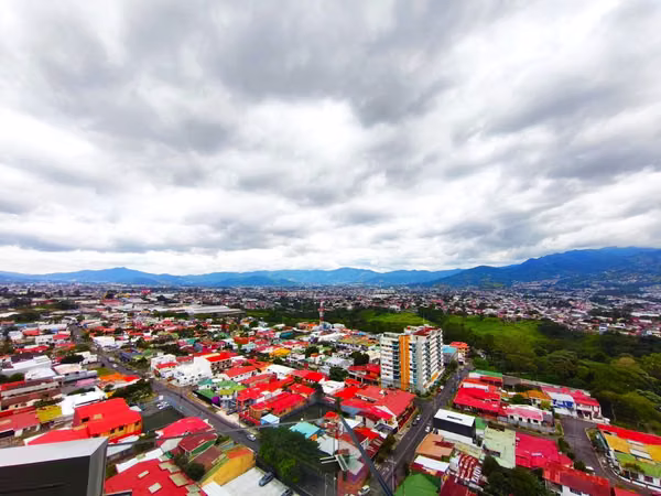Amueblado, 2 hab, balcón, vista a montañas, Secrt Sabana, piscina y gimnasio