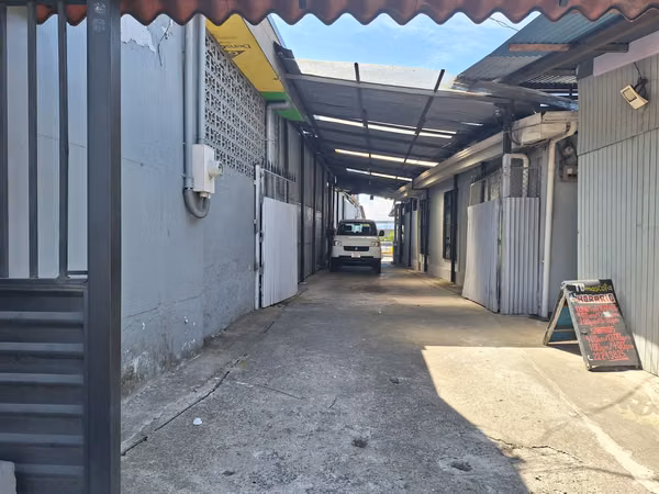 Lote comercial 1.600 m² en Coronado sobre vía principal