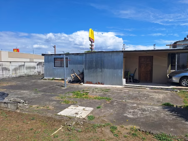 Lote comercial 1.600 m² en Coronado sobre vía principal