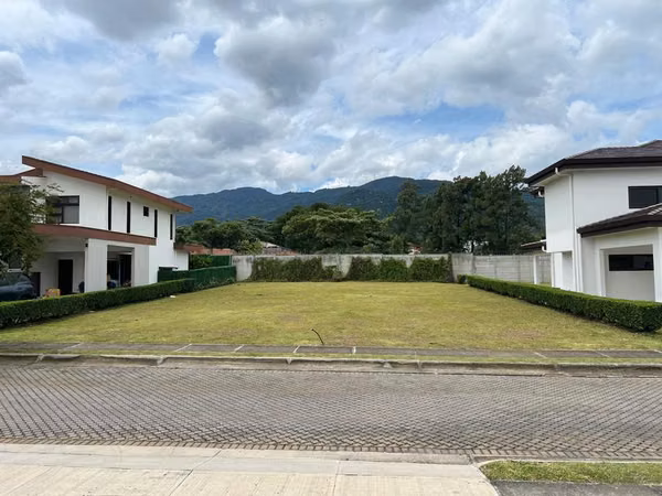651 M2 LOT IN SANTA ANA-URUCA, BUILD YOUR IDEAL HOME! MP-26-703