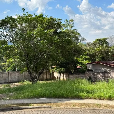 Venta de lote en condominio de La Garita