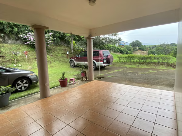 Casas en venta o alquiler en zonas de Santa Ana independientes o condominio