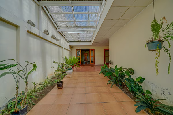 Se alquila o vende casa espaciosa Curridabat, residencia o comercio SSD