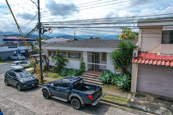 Se alquila o vende casa espaciosa Curridabat, residencia o comercio SSD