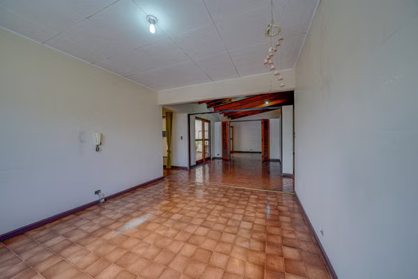 Se alquila o vende casa espaciosa Curridabat, residencia o comercio SSD