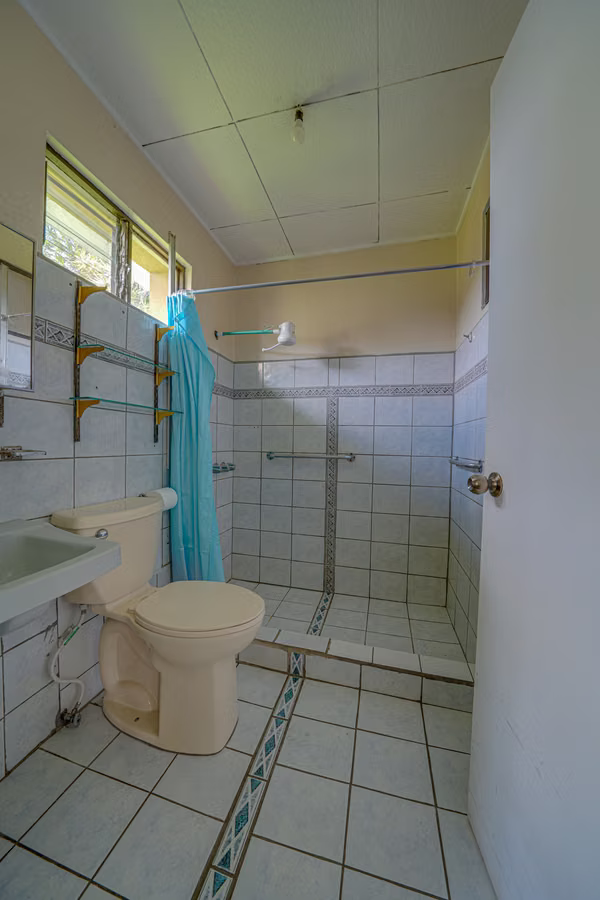 Se alquila o vende casa espaciosa Curridabat, residencia o comercio SSD