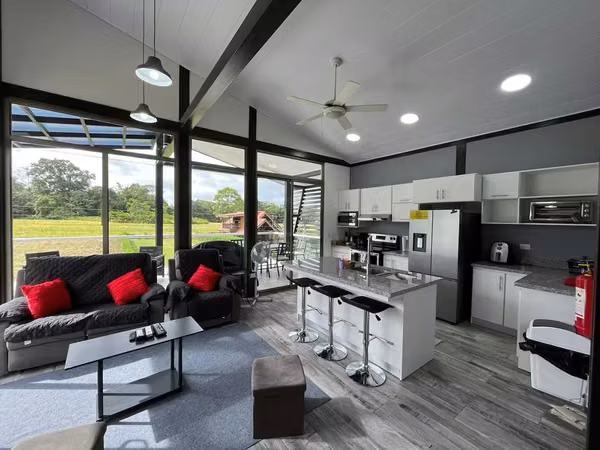 CASA TURÍSTICA EN VENTA LA FORTUNA ALAJUELA JV539