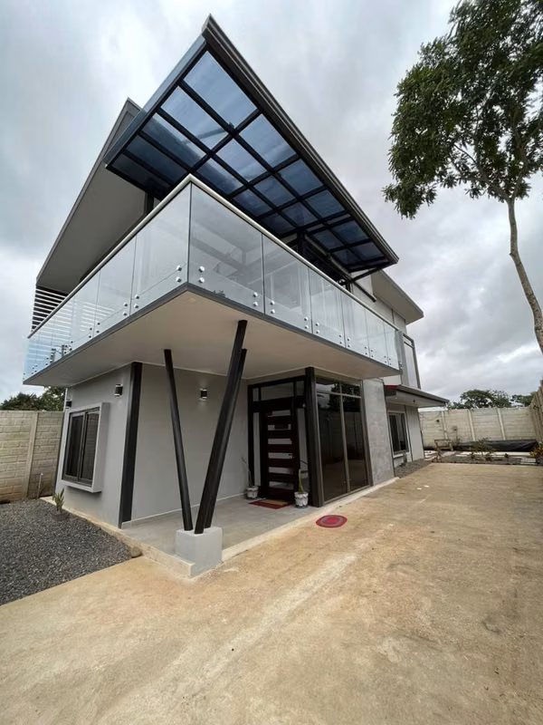 CASA TURÍSTICA EN VENTA LA FORTUNA ALAJUELA JV539