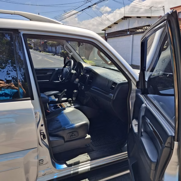 MITSUBISHI MONTERO GLS 2011 DIESEL 7 PASAJEROS
