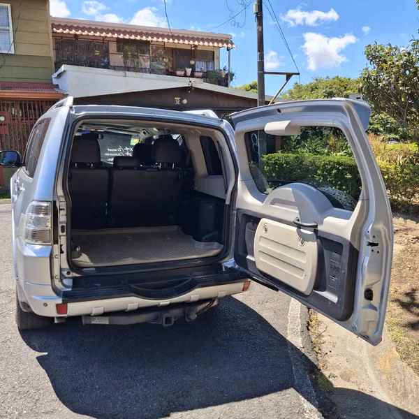 MITSUBISHI MONTERO GLS 2011 DIESEL 7 PASAJEROS