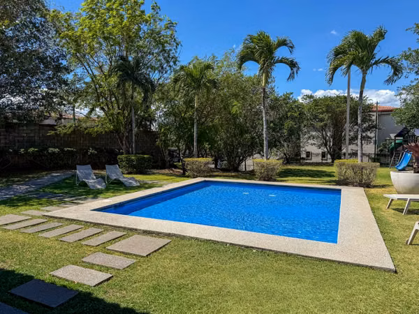 Venta de amplio apartamento en Brasil de Mora – Santa Ana