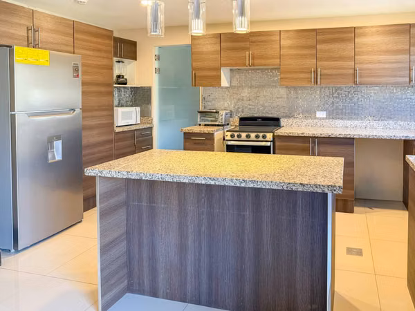 Venta de amplio apartamento en Brasil de Mora – Santa Ana