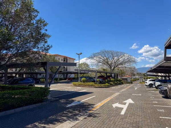 Venta de amplio apartamento en Brasil de Mora – Santa Ana