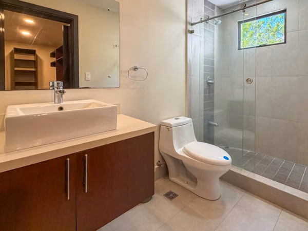 Venta de amplio apartamento en Brasil de Mora – Santa Ana