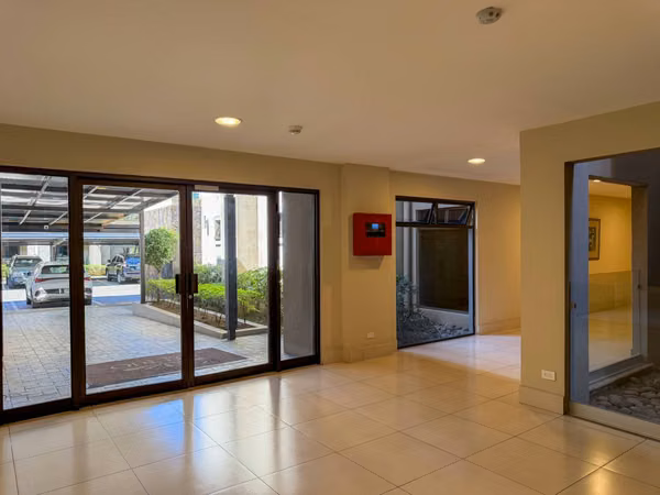 Venta de amplio apartamento en Brasil de Mora – Santa Ana
