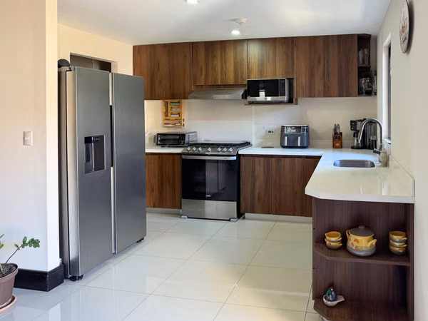 Venta de amplio apartamento en Brasil de Mora – Santa Ana