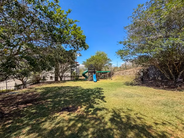 Venta de amplio apartamento en Brasil de Mora – Santa Ana