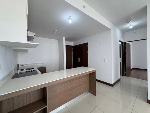 SE VENDE EN NUNCIATURA FLATS APARTAMENTO CON PARQUEO, BODEGA Y LINEA BLANCA