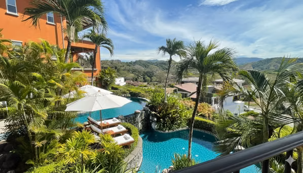 Casa Montebello: Lujo Elevado en el Corazón de Los Sueños