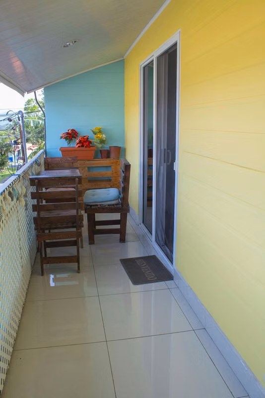 Edificio de 3 Apartamentos, Potencial para Airbnb, Ciudad Colon