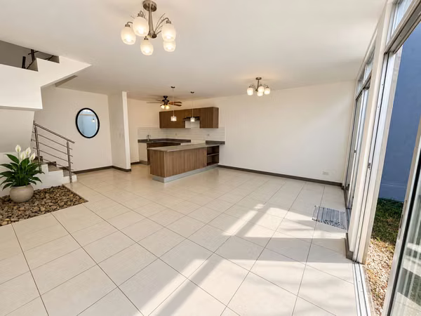 CASA EN VENTA CONDOMINIO HACIENDA LINCOLN