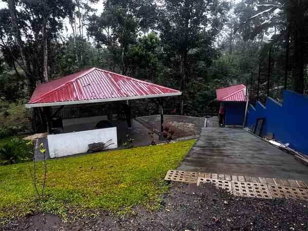 SE VENDE QUINTA FLOREMCIA SAN CARLOS