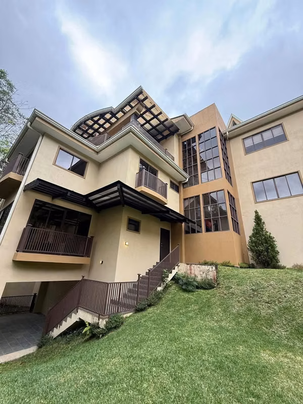 Exclusiva Residencia con Vista al Bosque | 807 m² | Tres Ríos Cartago
