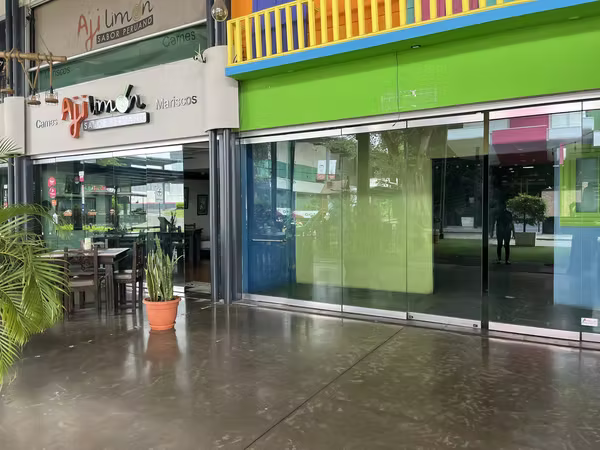 Local comercial para restaurante 114m2 Santa Ana Lindora